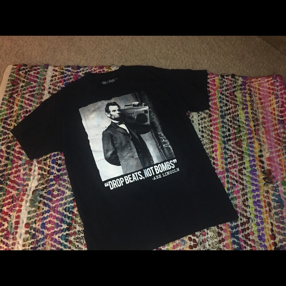 Artistic T-shirt. No fading. Unisex.